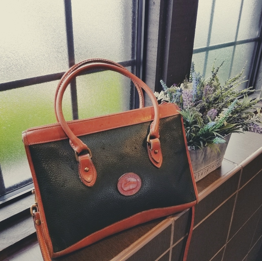 🦆💚Green Vintage Dooney💚🦆 pre-loved!